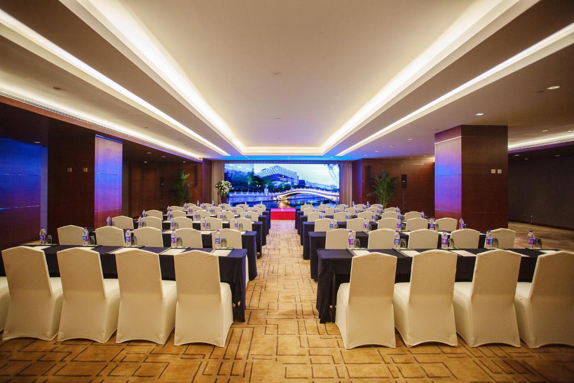 Intercontinental Jinan City Center By Ihg Экстерьер фото