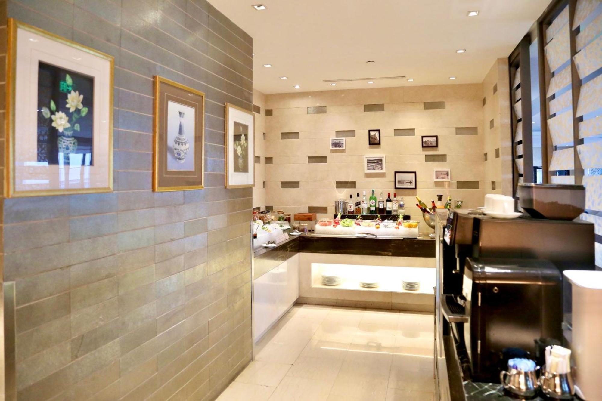Intercontinental Jinan City Center By Ihg Экстерьер фото