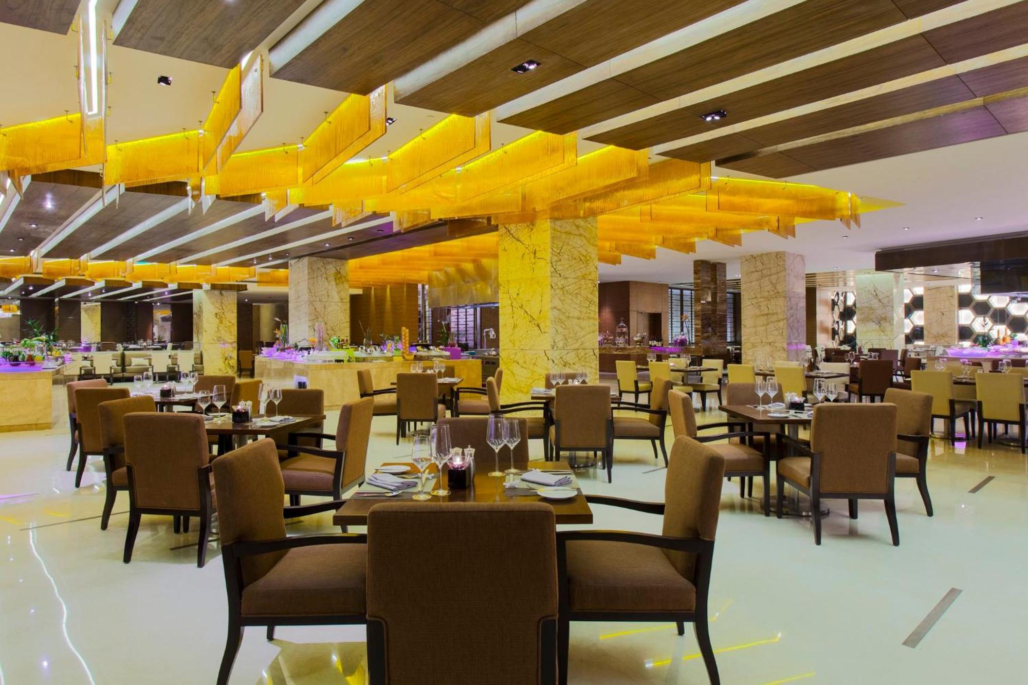 Intercontinental Jinan City Center By Ihg Экстерьер фото
