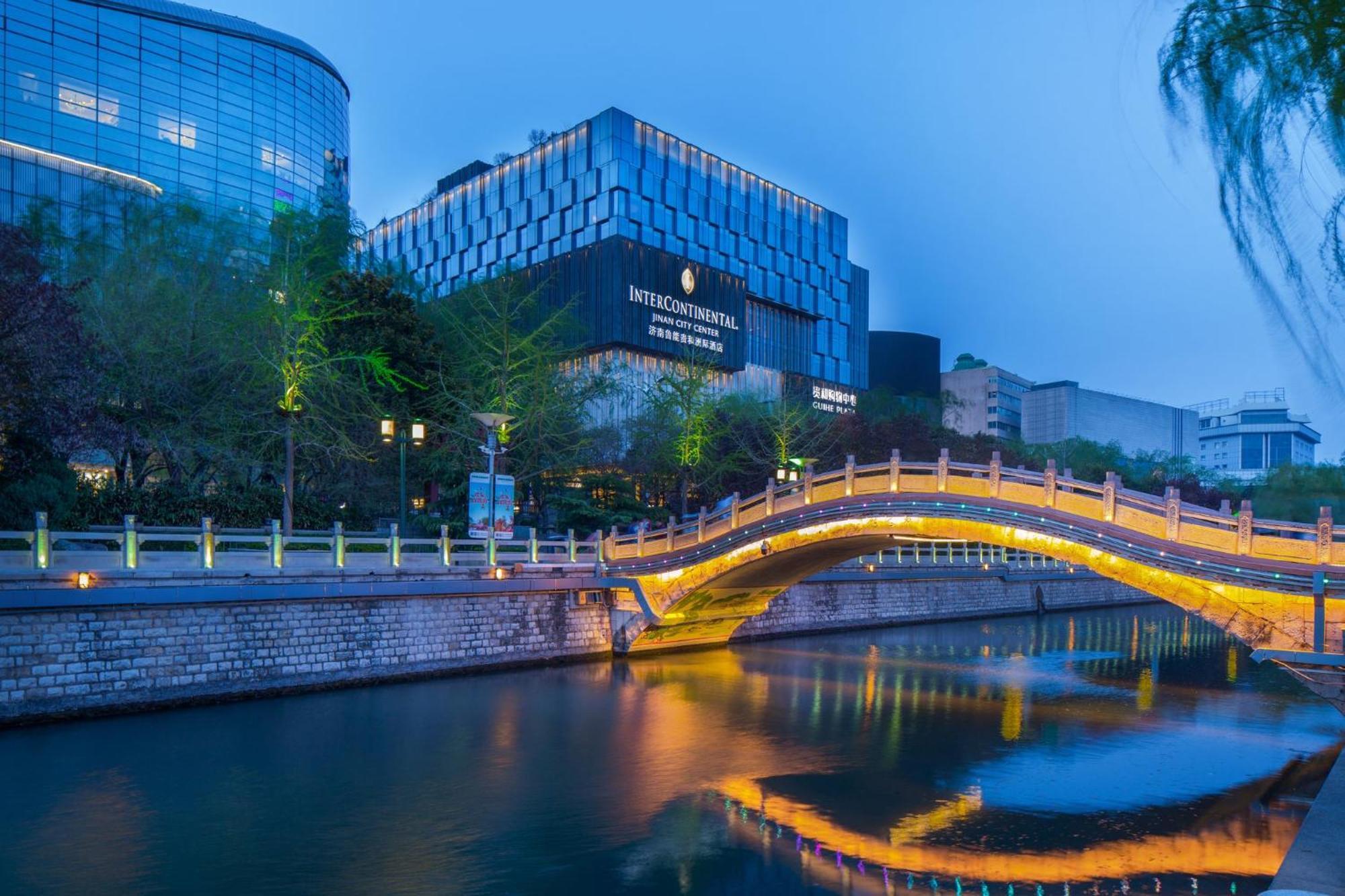 Intercontinental Jinan City Center By Ihg Экстерьер фото